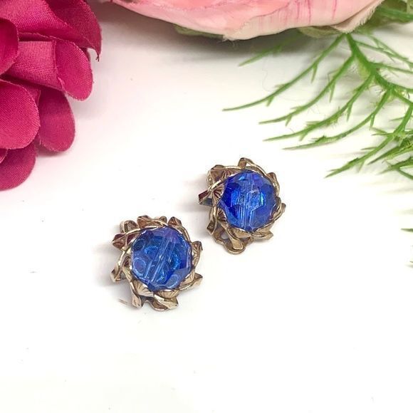 Vintage Jewelry - VINTAGE⚜️AUSTRIAN Crystal Blue Clip Earrings